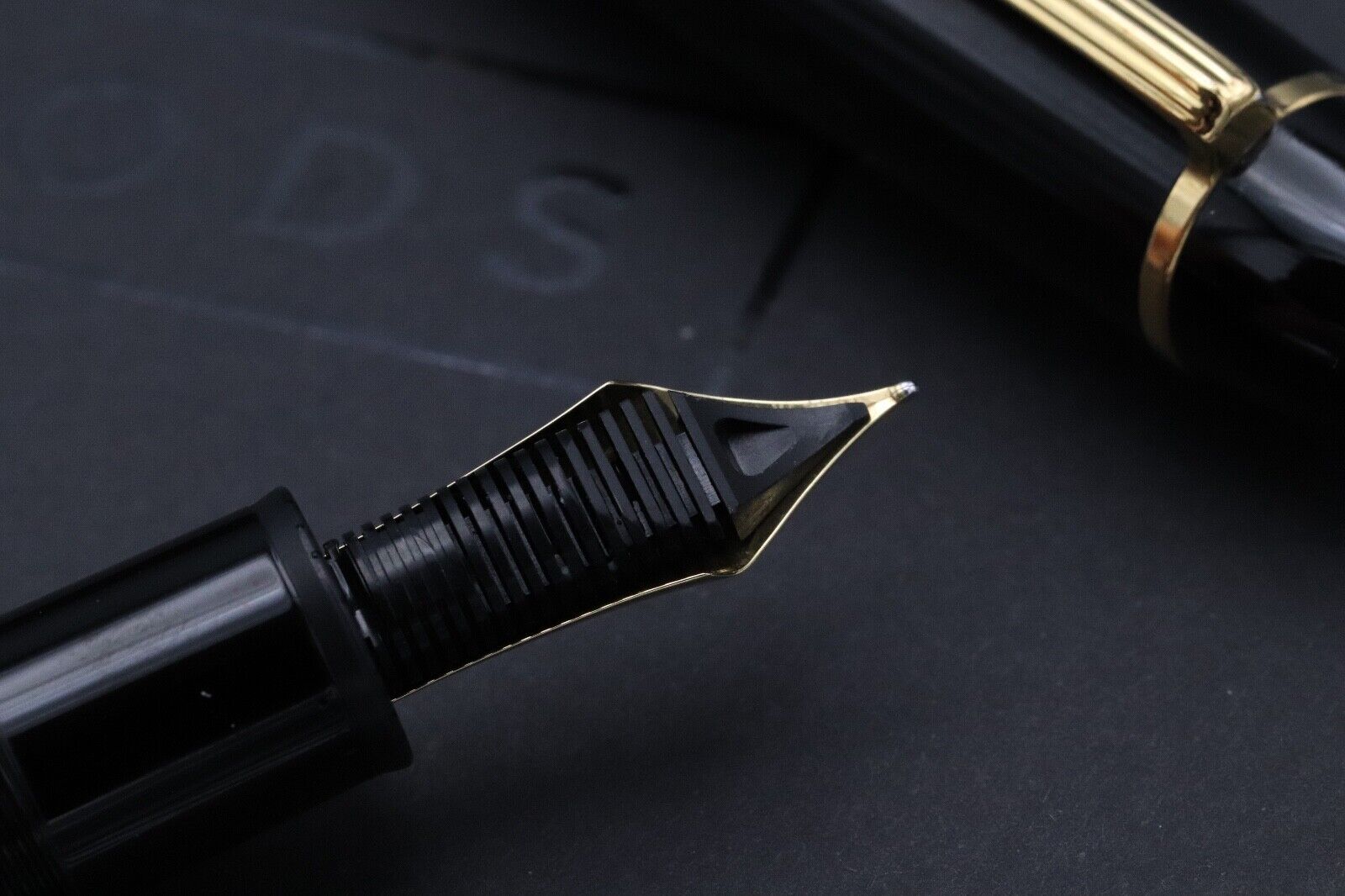 Montblanc Meisterstuck 149 Gold-Coated Fountain Pen - Fine Nib image 3