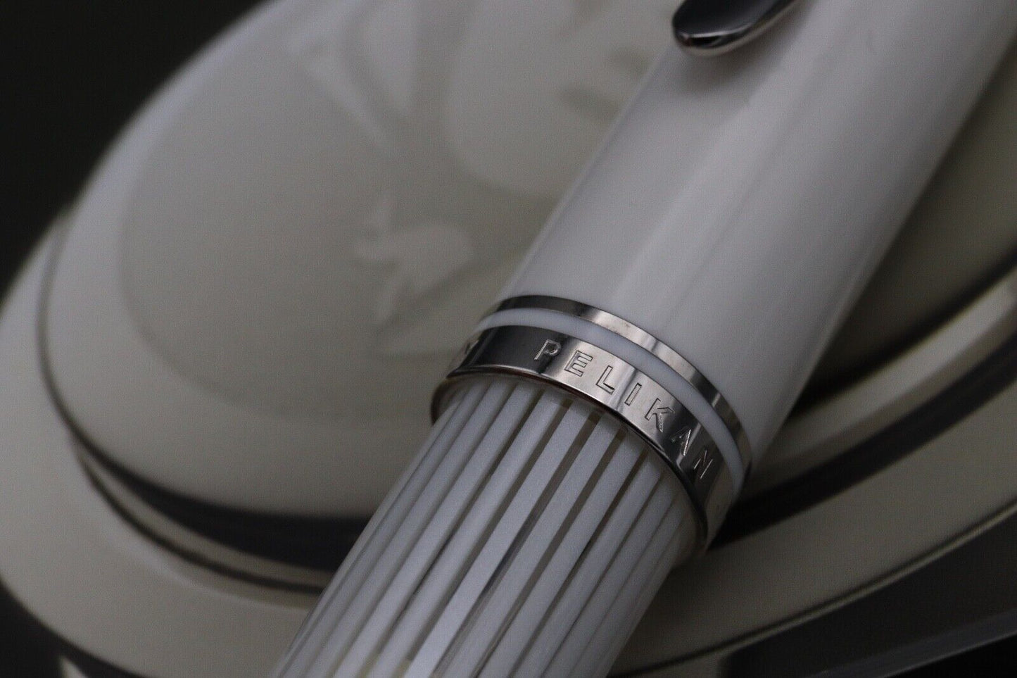 Pelikan Souveran M605 White Transparent Fountain Pen - EF NIB - UNUSED image 4