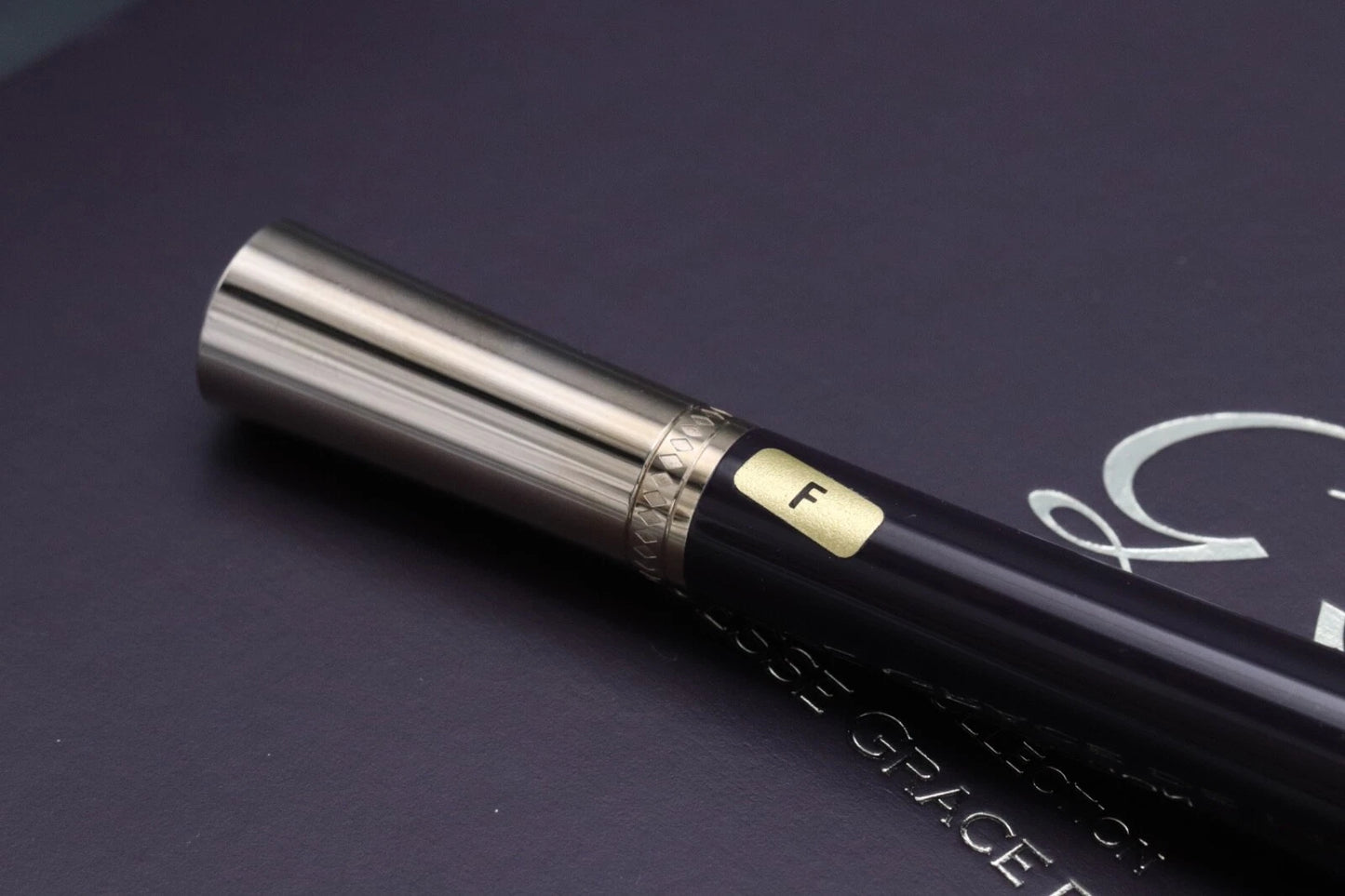Montblanc Princesse Grace de Monaco Purple Fountain Pen - UNUSED image 4