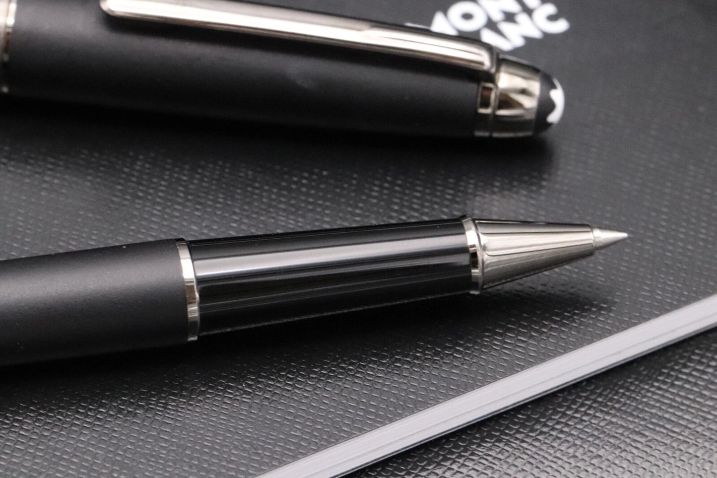 Montblanc Meisterstuck Classique Ultra Black Rollerball / Fineliner Pen image 2