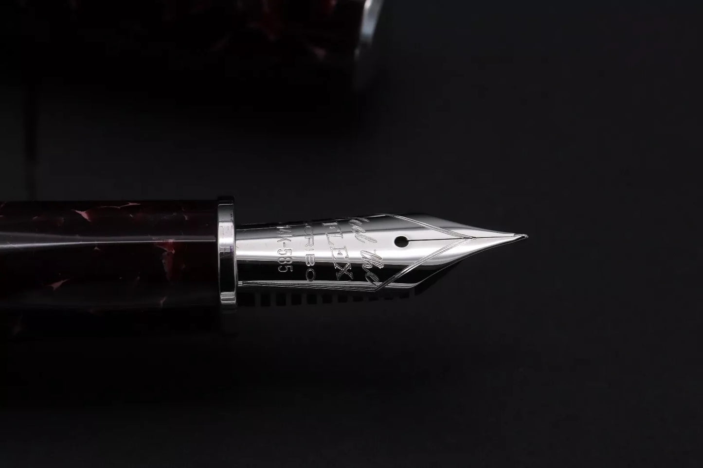 SCRIBO Feel Melograno Fountain Pen - 14k Flex Fine Nib image 4