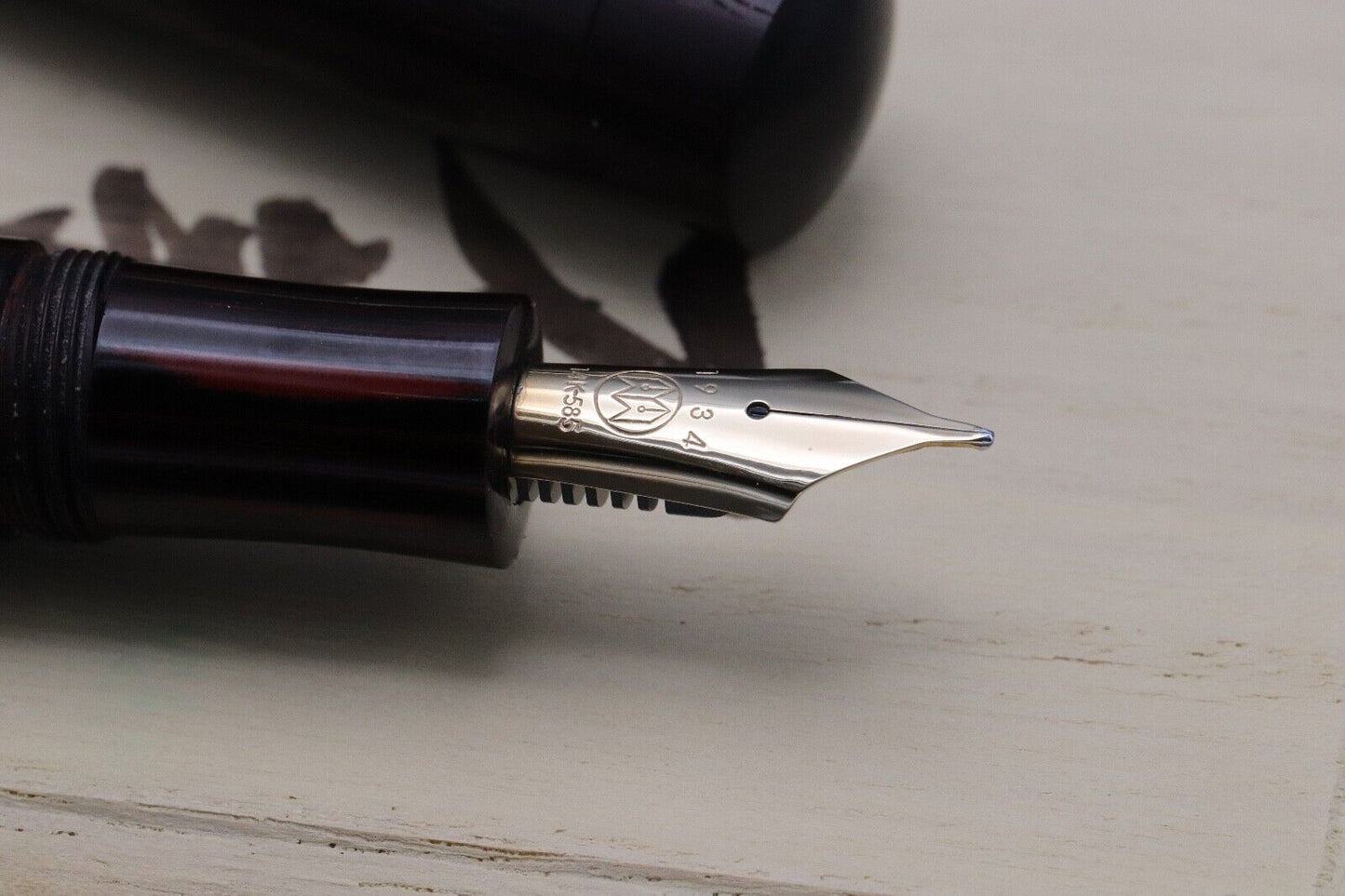 Hakase RW10B Rosewood Fountain Pen - Stub Nib image 2