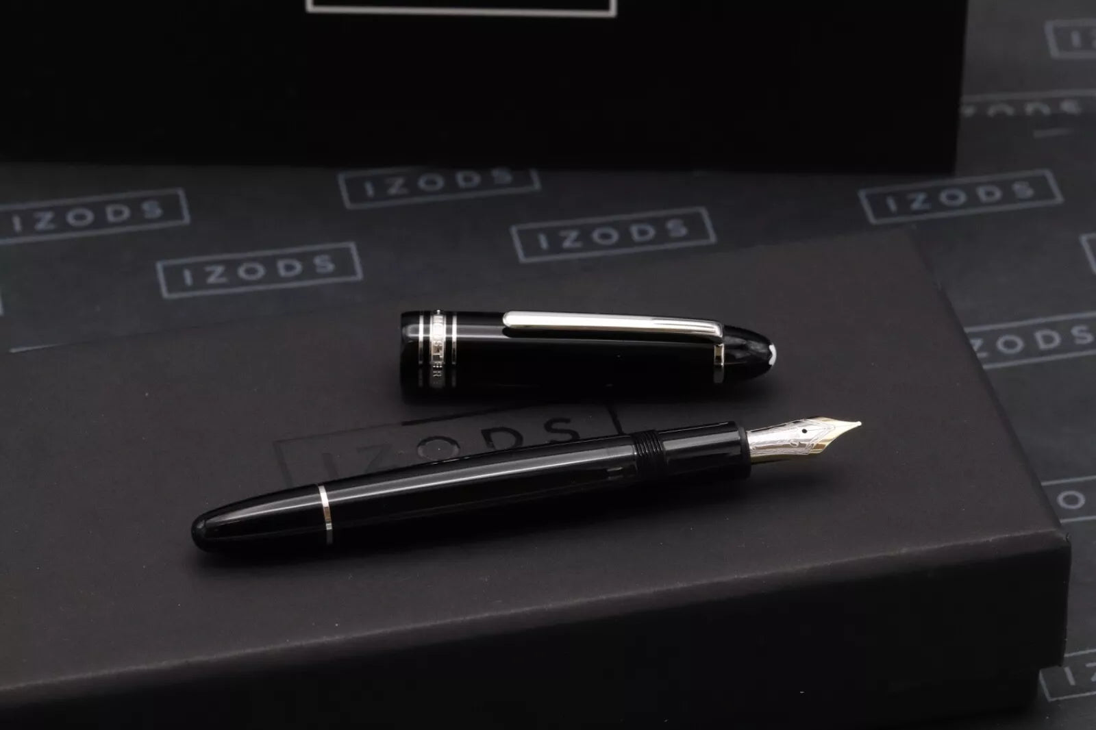 Montblanc Meisterstuck 146 LeGrand Platinum-Coated Fountain Pen image 5