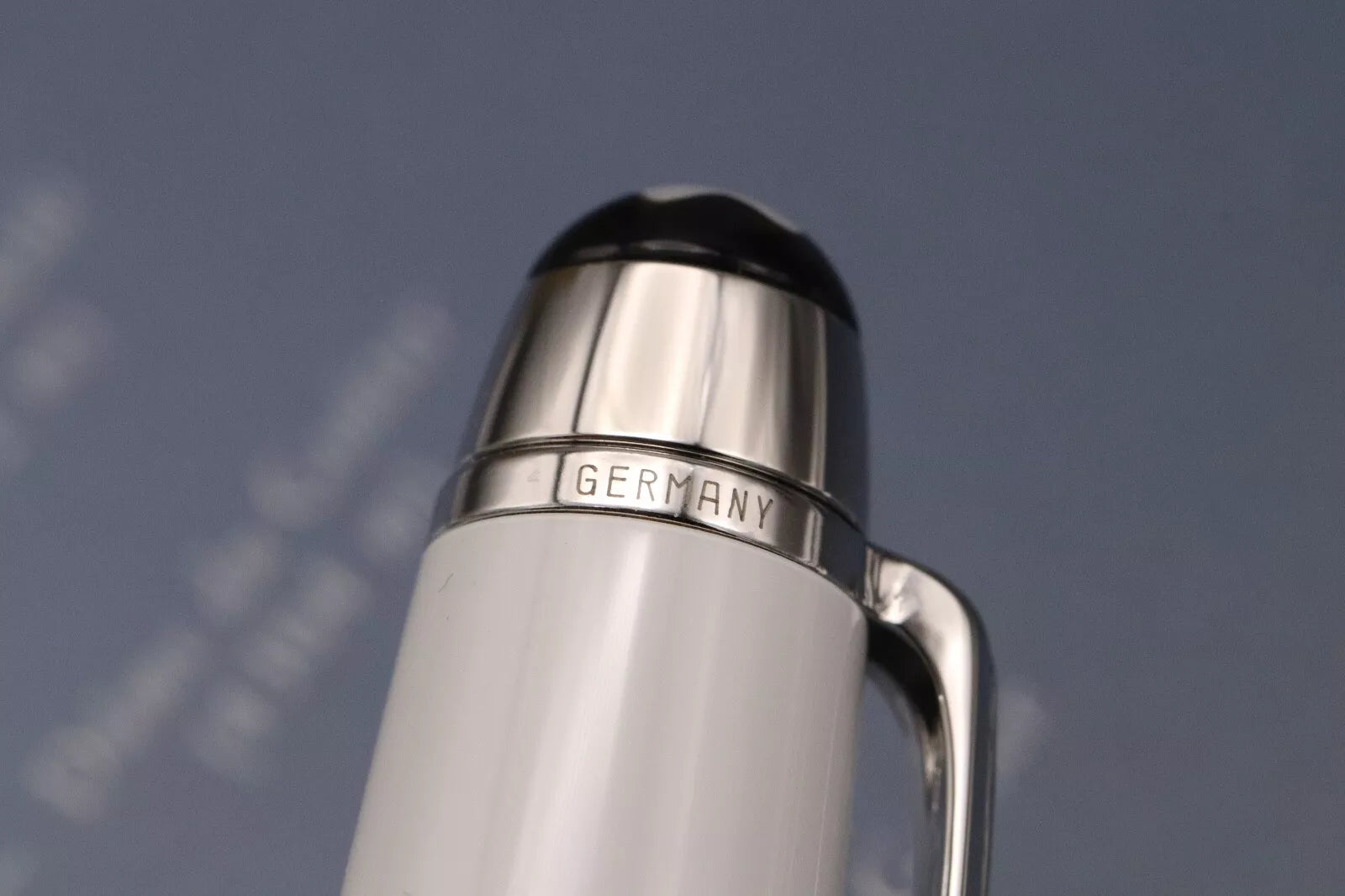 Montblanc Meisterstuck Classique Tribute to the Mont Blanc Fountain Pen image 7