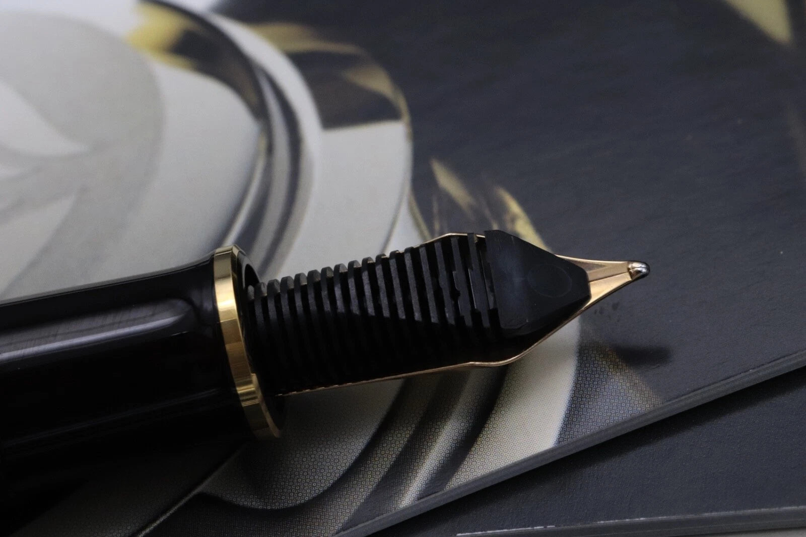 Pelikan Souveran M800 Tortoiseshell Brown SE Fountain Pen – NEVER INKED image 5