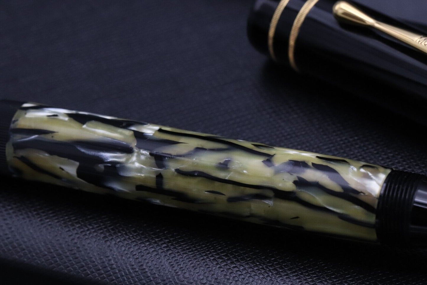 Montblanc Writers Edition Oscar Wilde Fountain Pen image 3