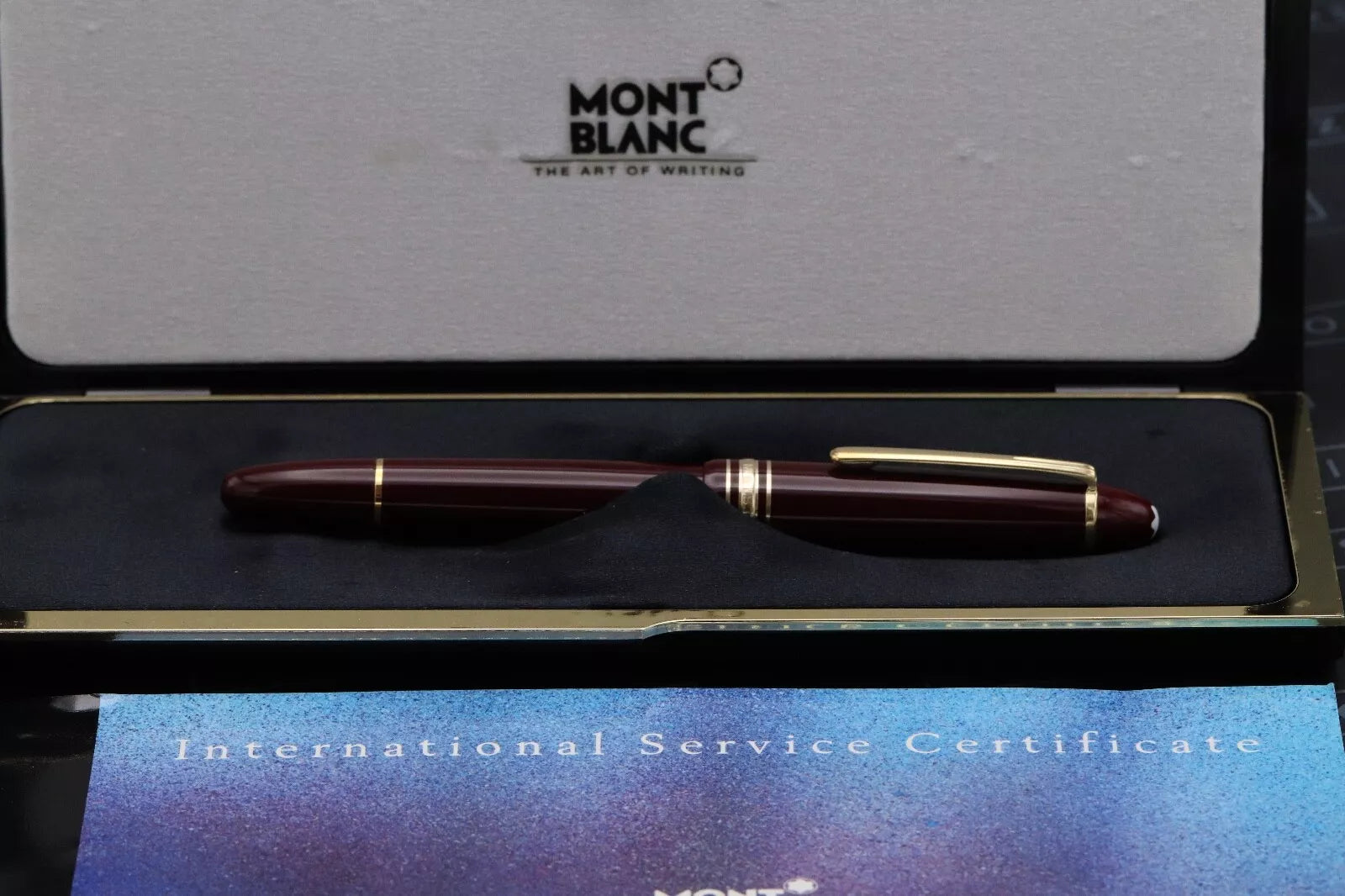Montblanc Meisterstuck 147 Traveller Bordeaux Fountain Pen image 8