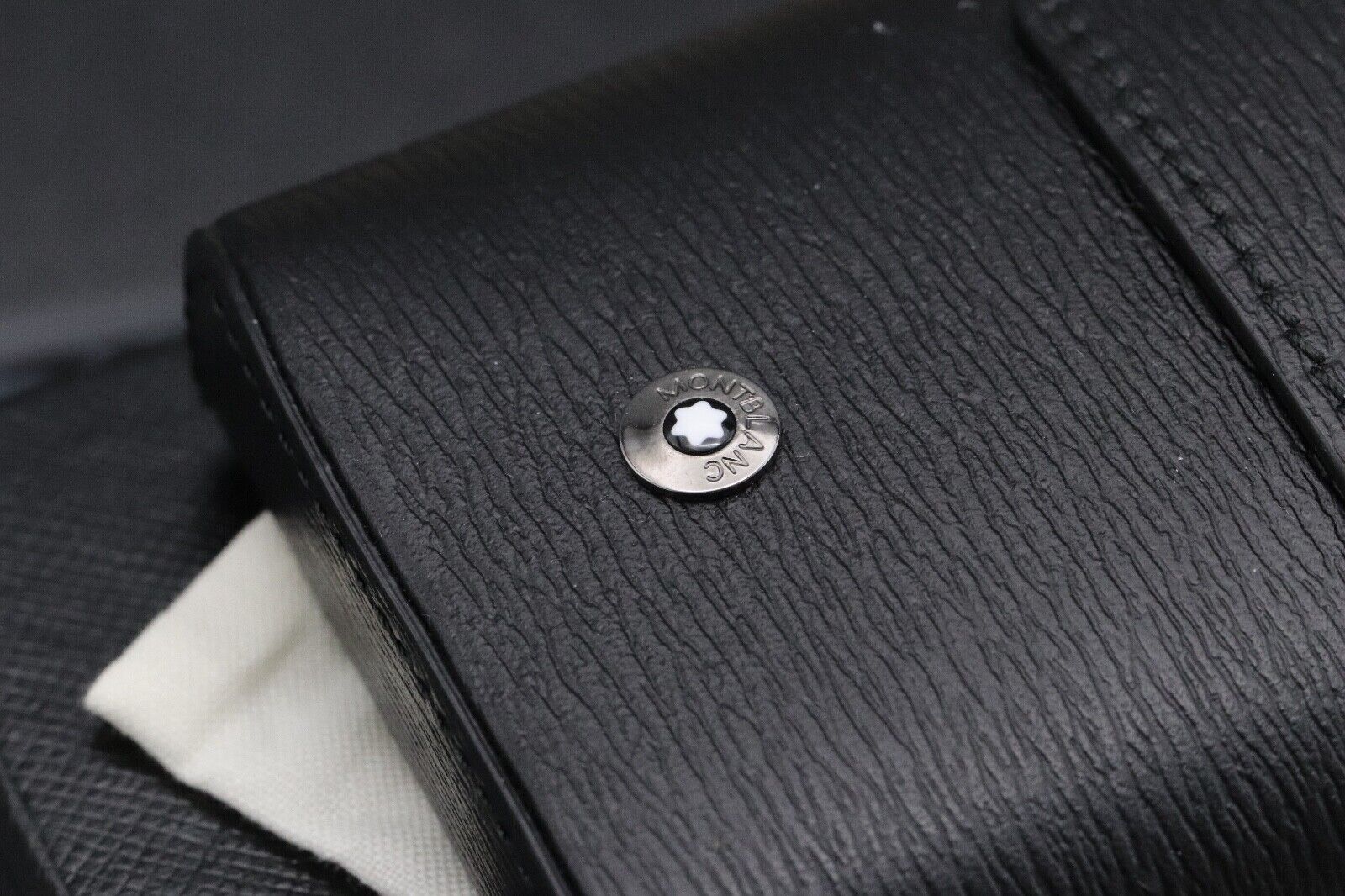 Montblanc Meisterstuck Westside Three Pen Pouch image 2