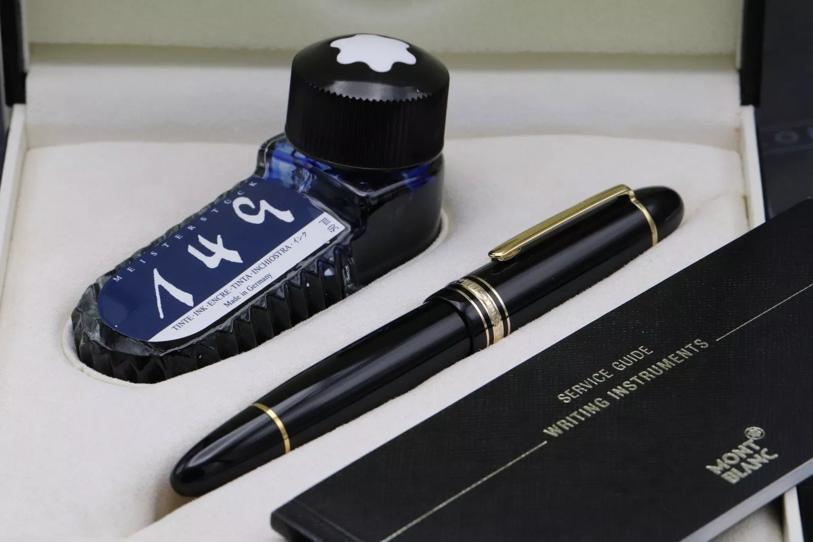 Montblanc Meisterstuck 149 Gold-Coated Fountain Pen image 8