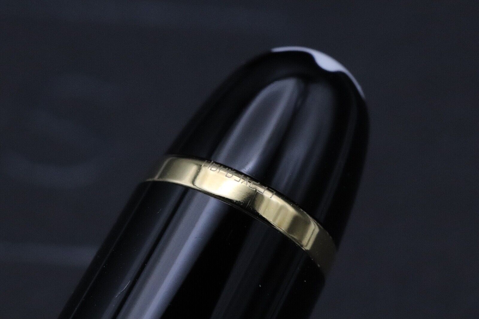 Montblanc Meisterstuck 145 Classique Gold Coated Fountain Pen - Broad Nib image 4