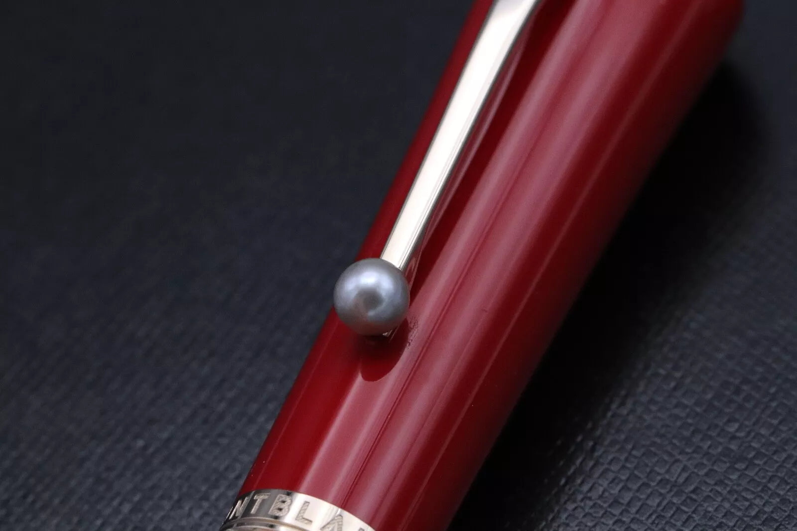 Montblanc Muses Marilyn Monroe Red Special Edition Fountain Pen image 5