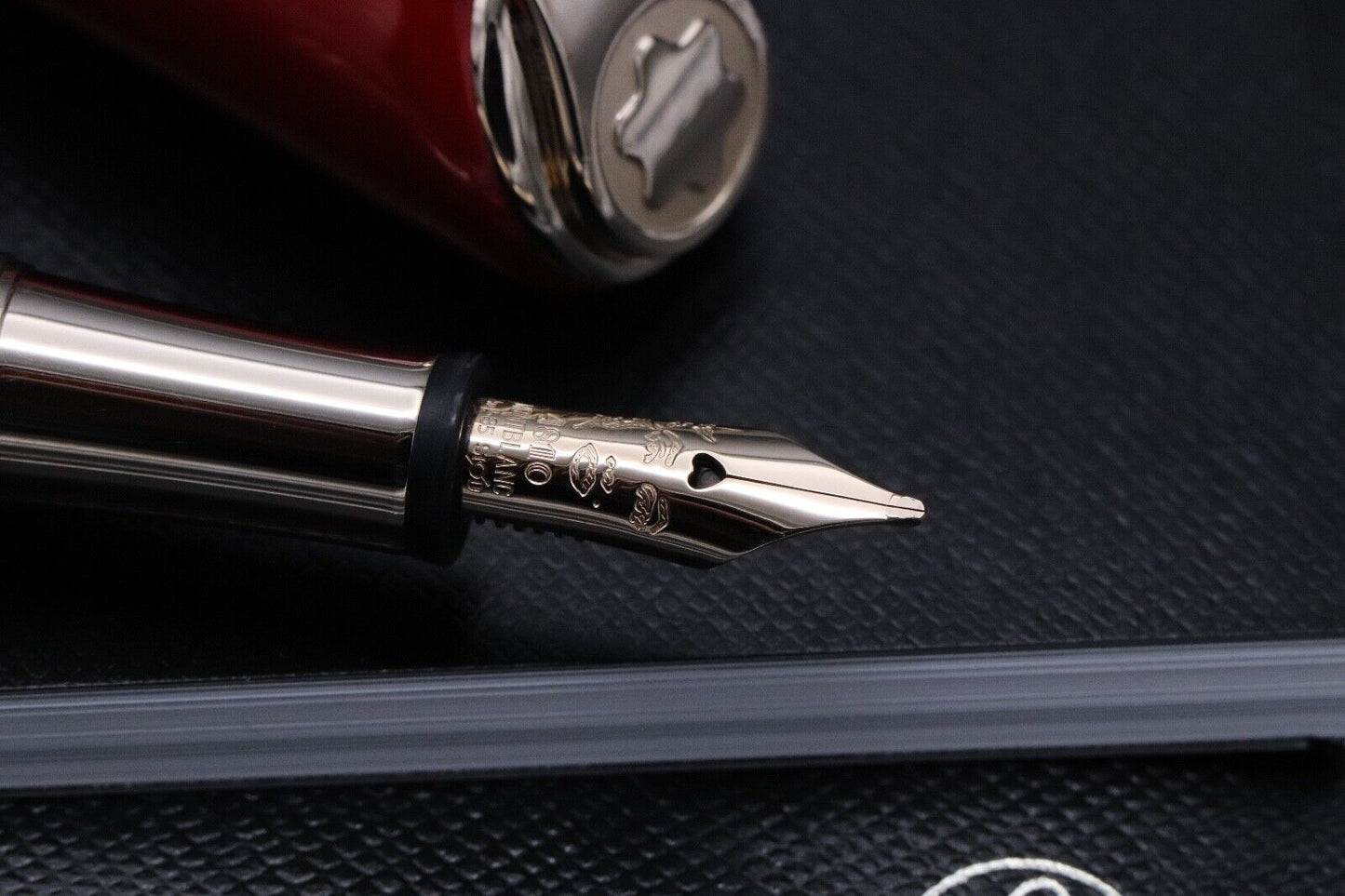 Montblanc Muses Marilyn Monroe Red Special Edition Fountain Pen image 2