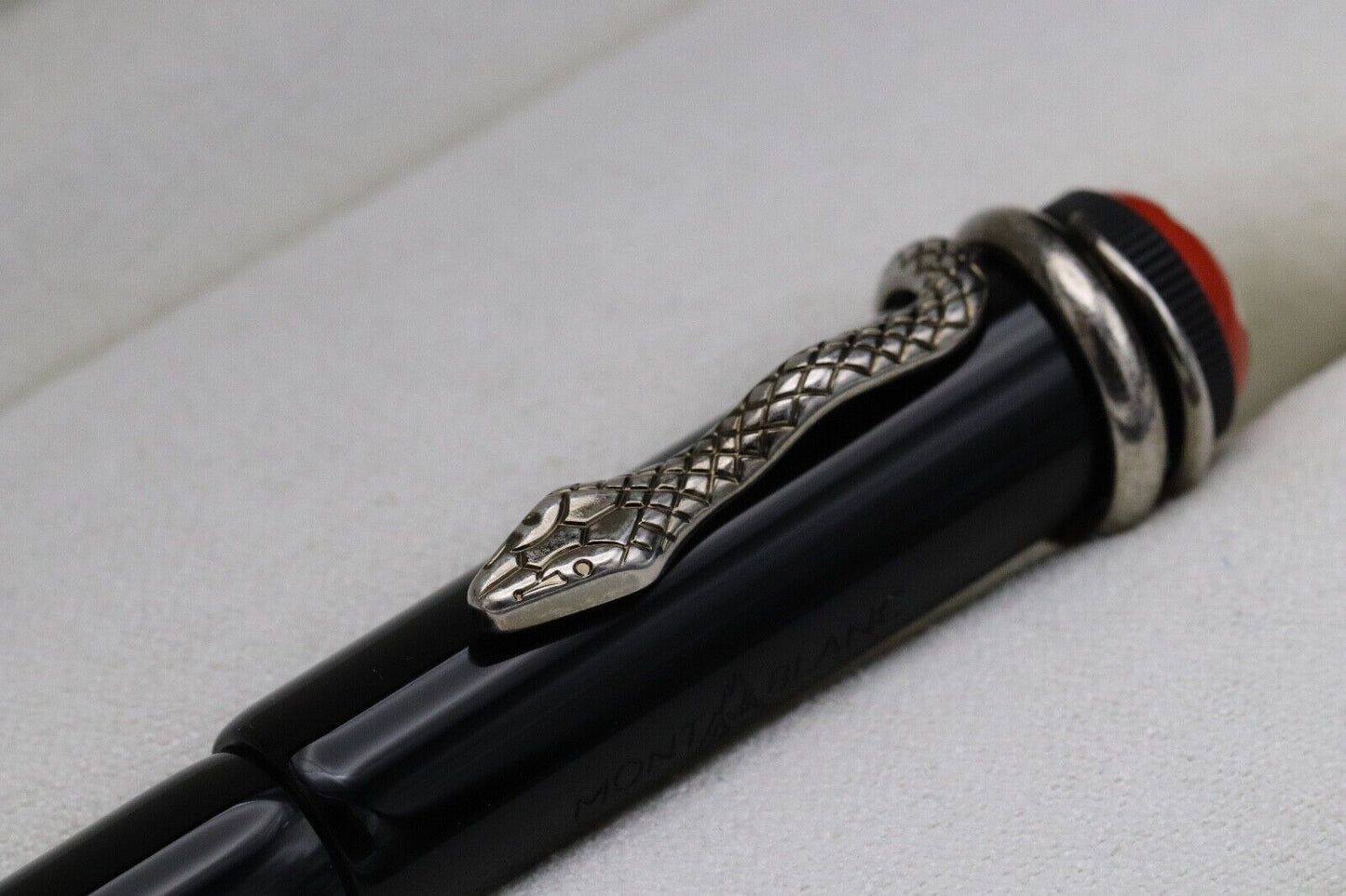 Montblanc Heritage Rouge et Noir Black SE Rollerball Pen image 3
