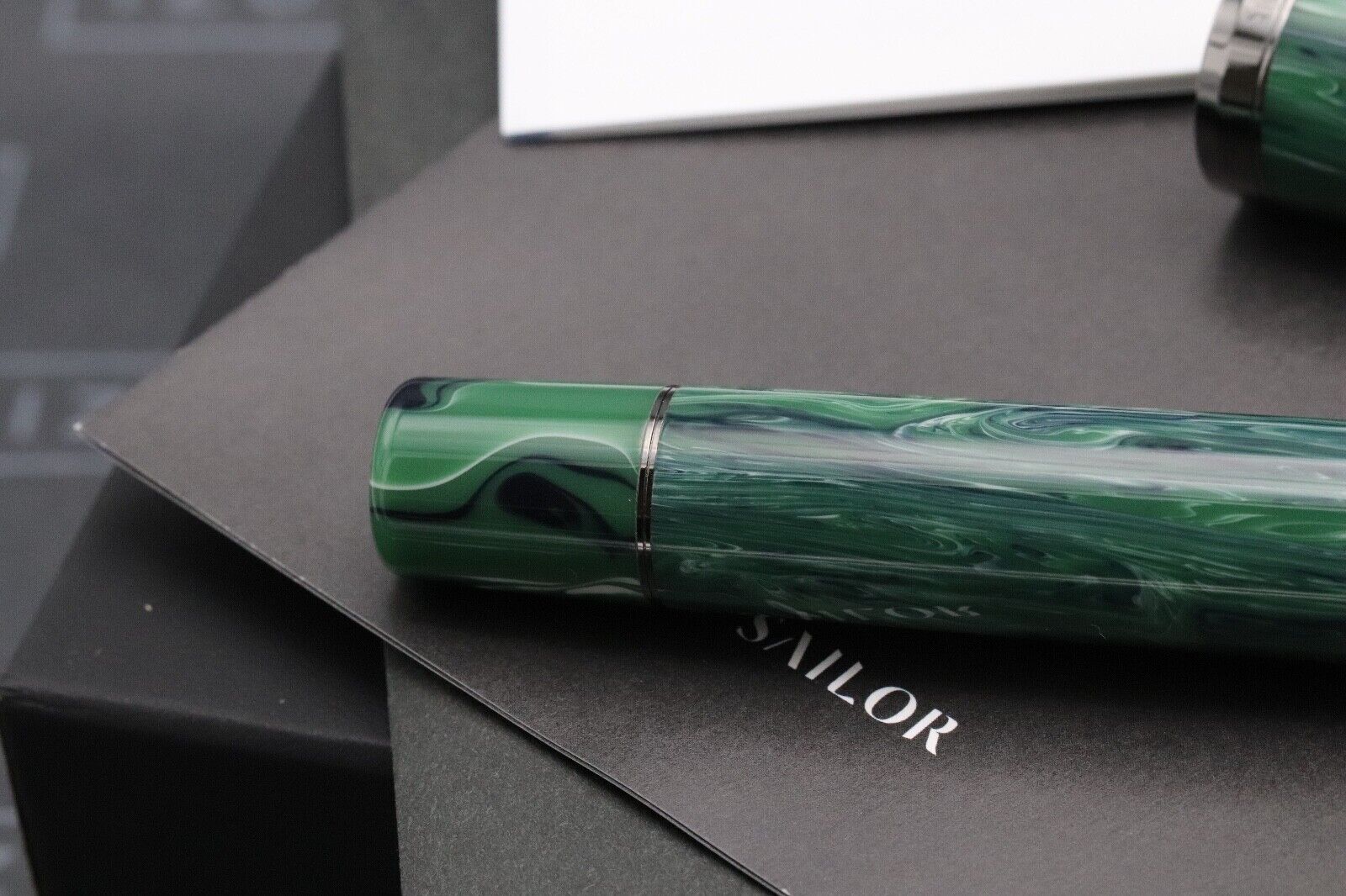 Sailor Luminous Shadow Grove Green Fountain Pen - Medium KOP Nib image 3