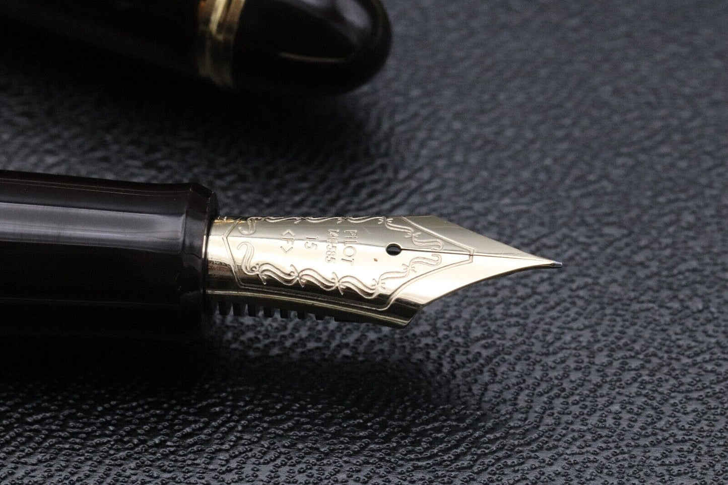 Pilot Custom 823 Amber Fountain Pen image 2
