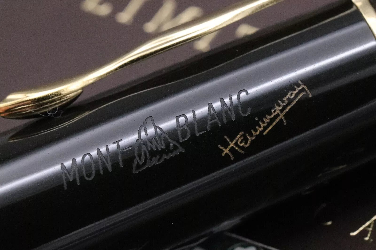 Montblanc Writers Edition Ernest Hemingway Fountain Pen - NEVER INKED - Fine Nib image 6