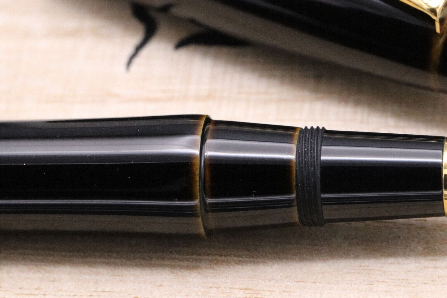 Platinum Izumo Urushi Biwatame Fountain Pen - Fine Nib image 3