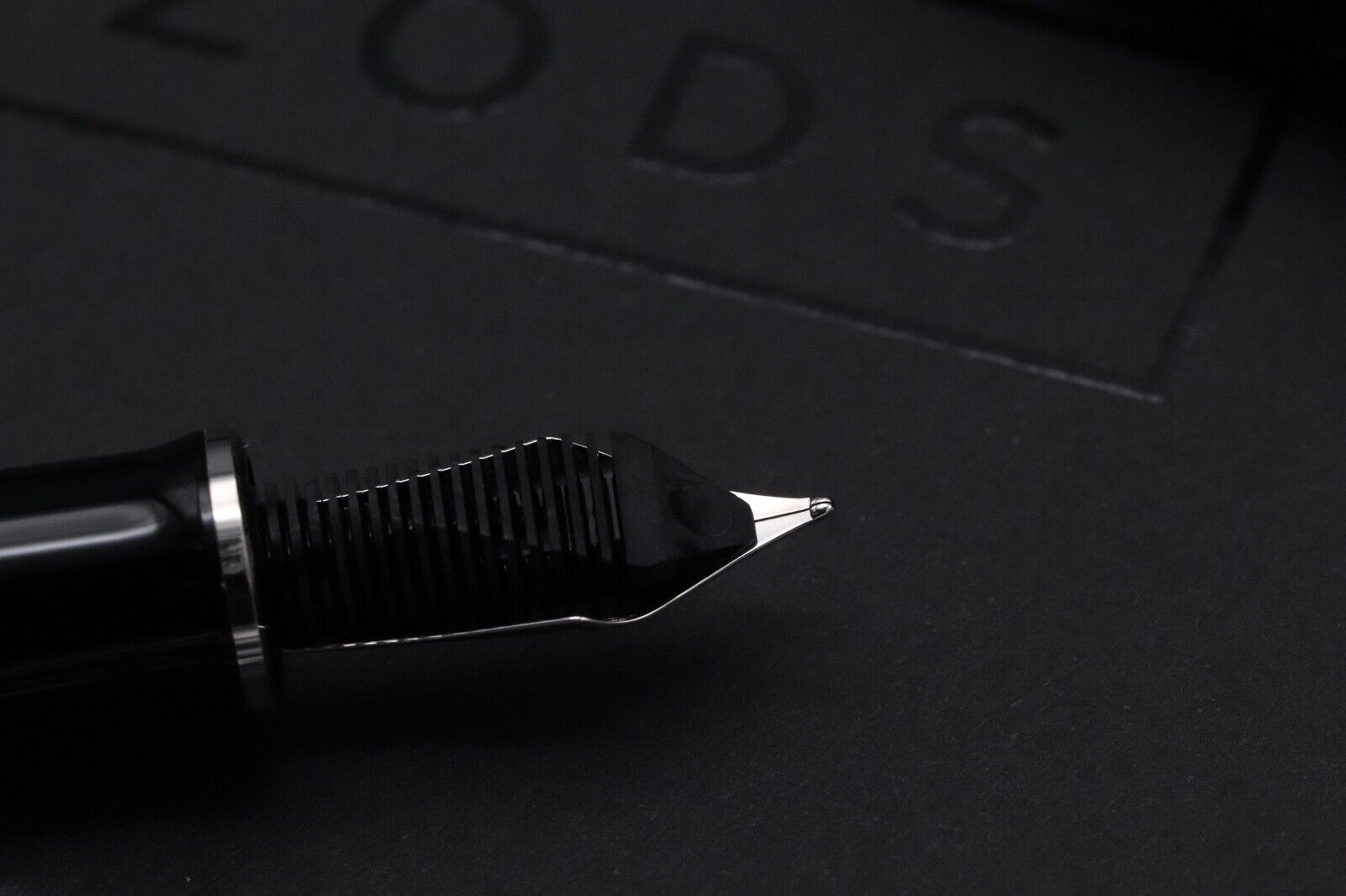 Pelikan Souveran M805 Blue Black Fountain Pen image 3