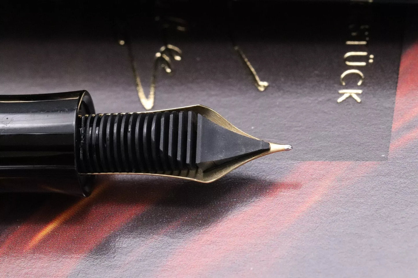 Montblanc Writers Edition Fyodor Dostoevsky Fountain Pen – UNUSED - Fine Nib image 3