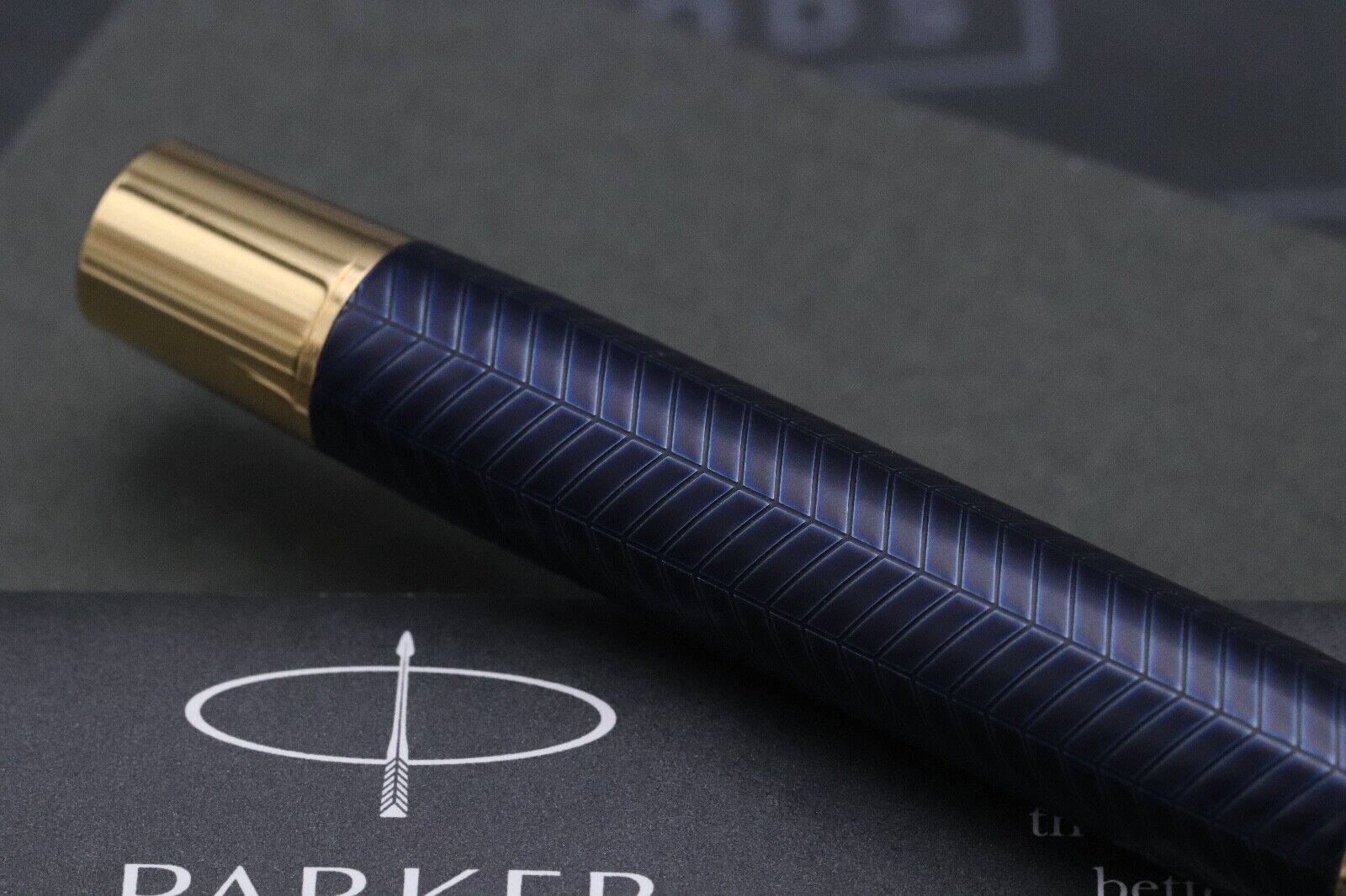 Parker Duofold Centennial Prestige Blue Chevron Fountain Pen - UNUSED image 3