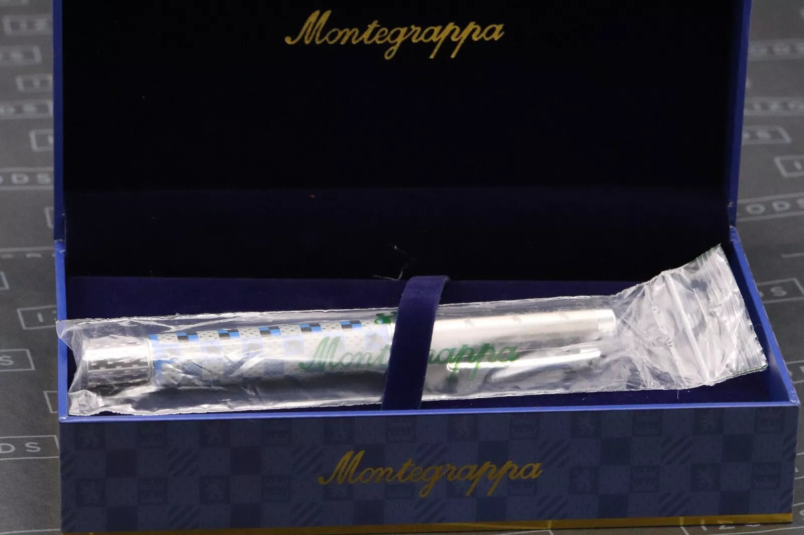 Montegrappa Harry Potter Ravenclaw Fountain Pen - UNUSED - EF NIB image 8