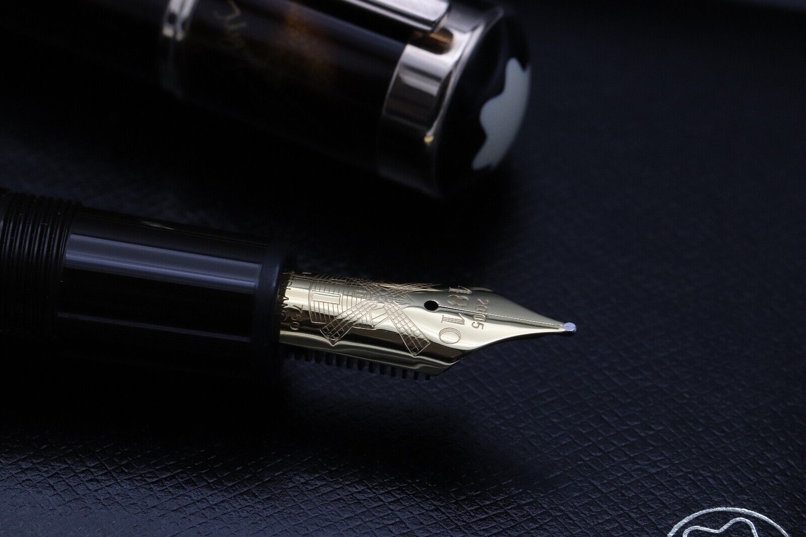 Montblanc Writers Edition Miguel de Cervantes Fountain Pen image 2