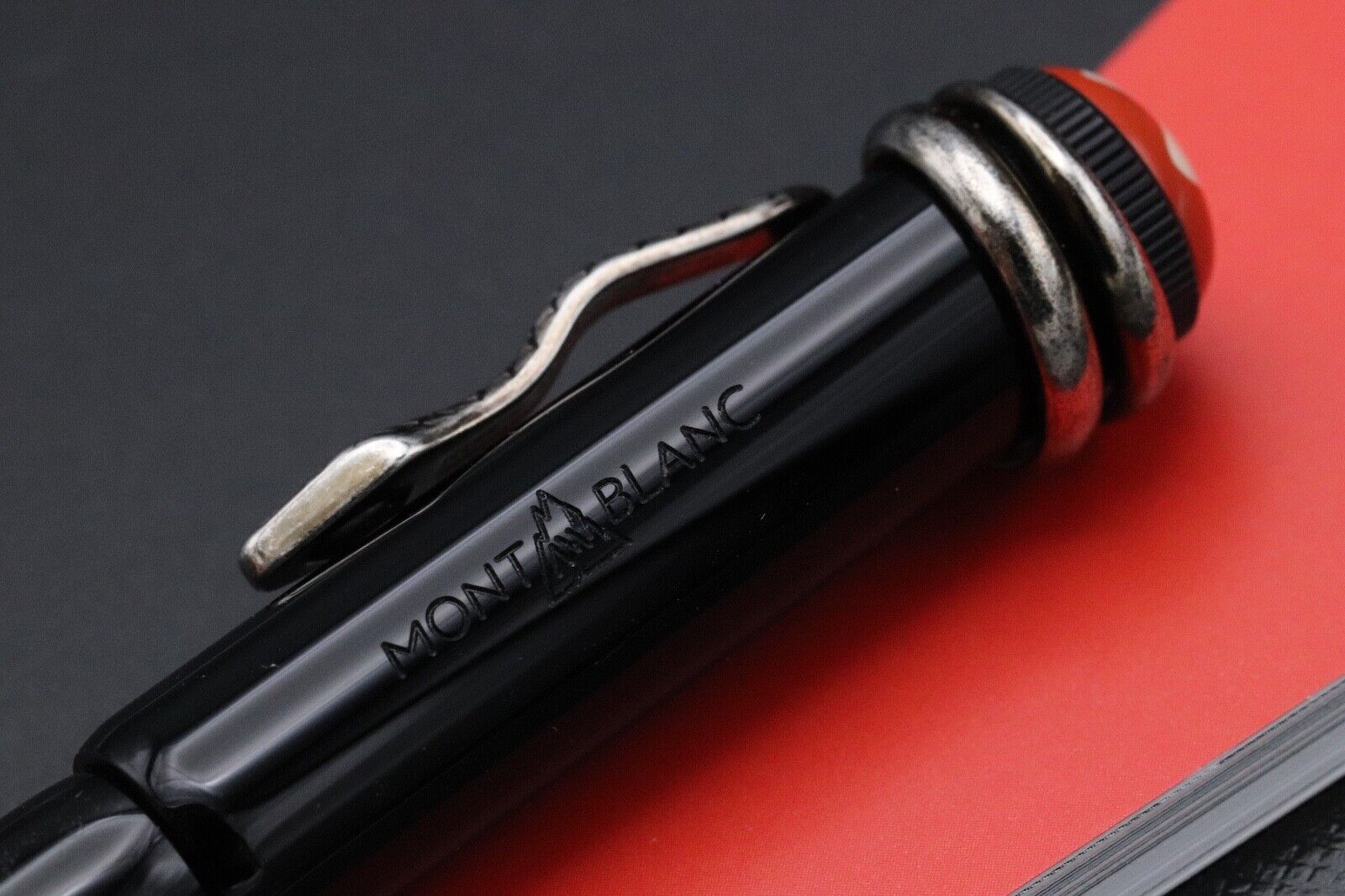 Montblanc Heritage Rouge et Noir Black SE Rollerball / Fineliner Pen image 3