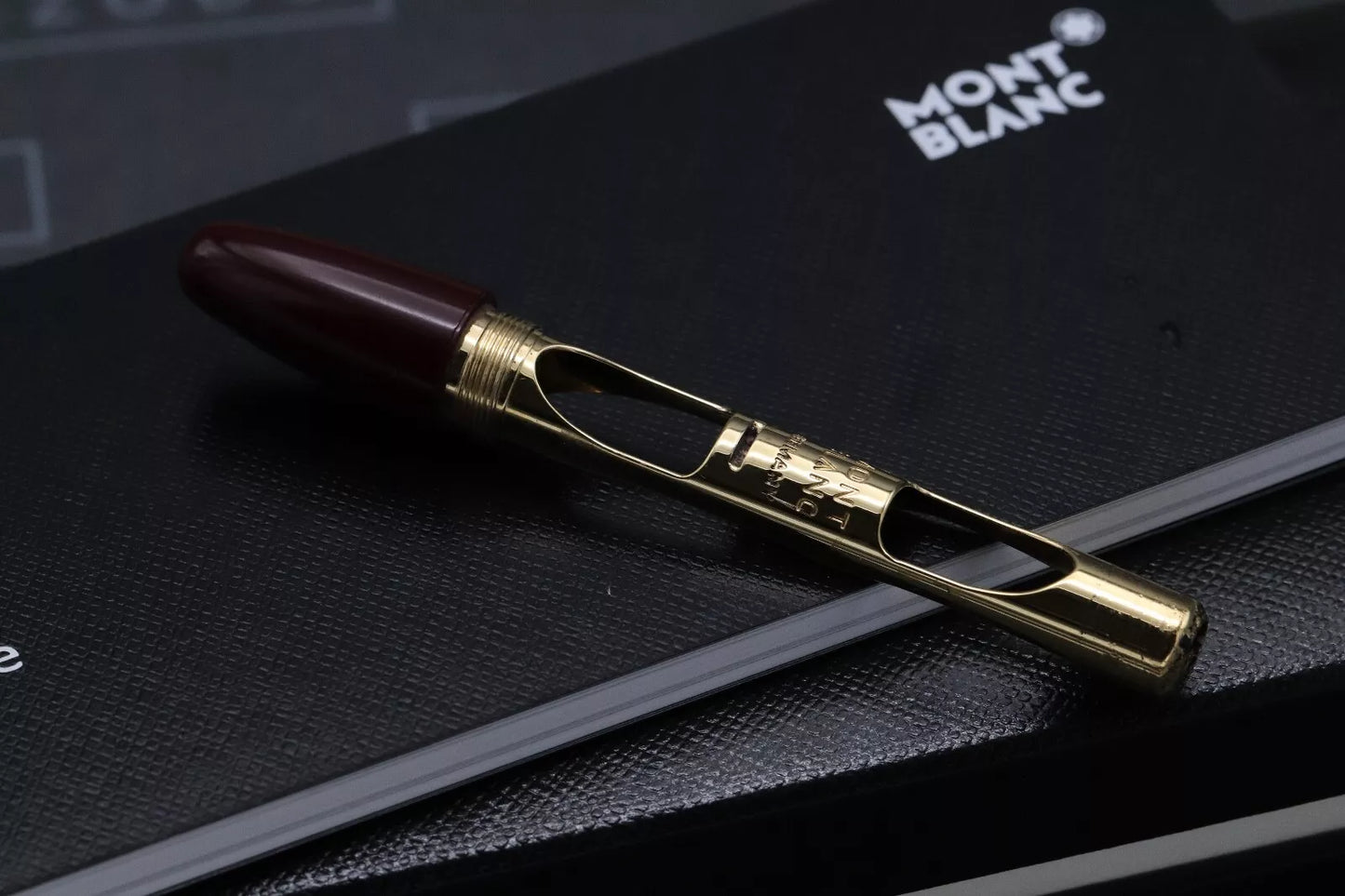 Montblanc Meisterstuck 147 Traveller Bordeaux Fountain Pen image 8
