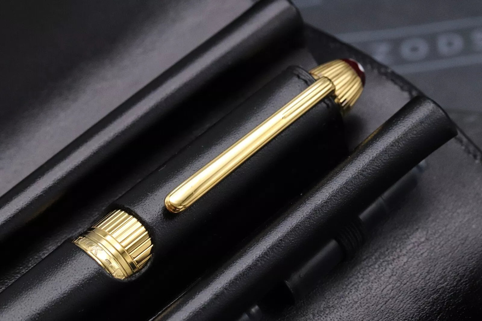 Montblanc Meisterstuck Traveller Bordeaux Vermeil Fountain Pen with Pouch image 11