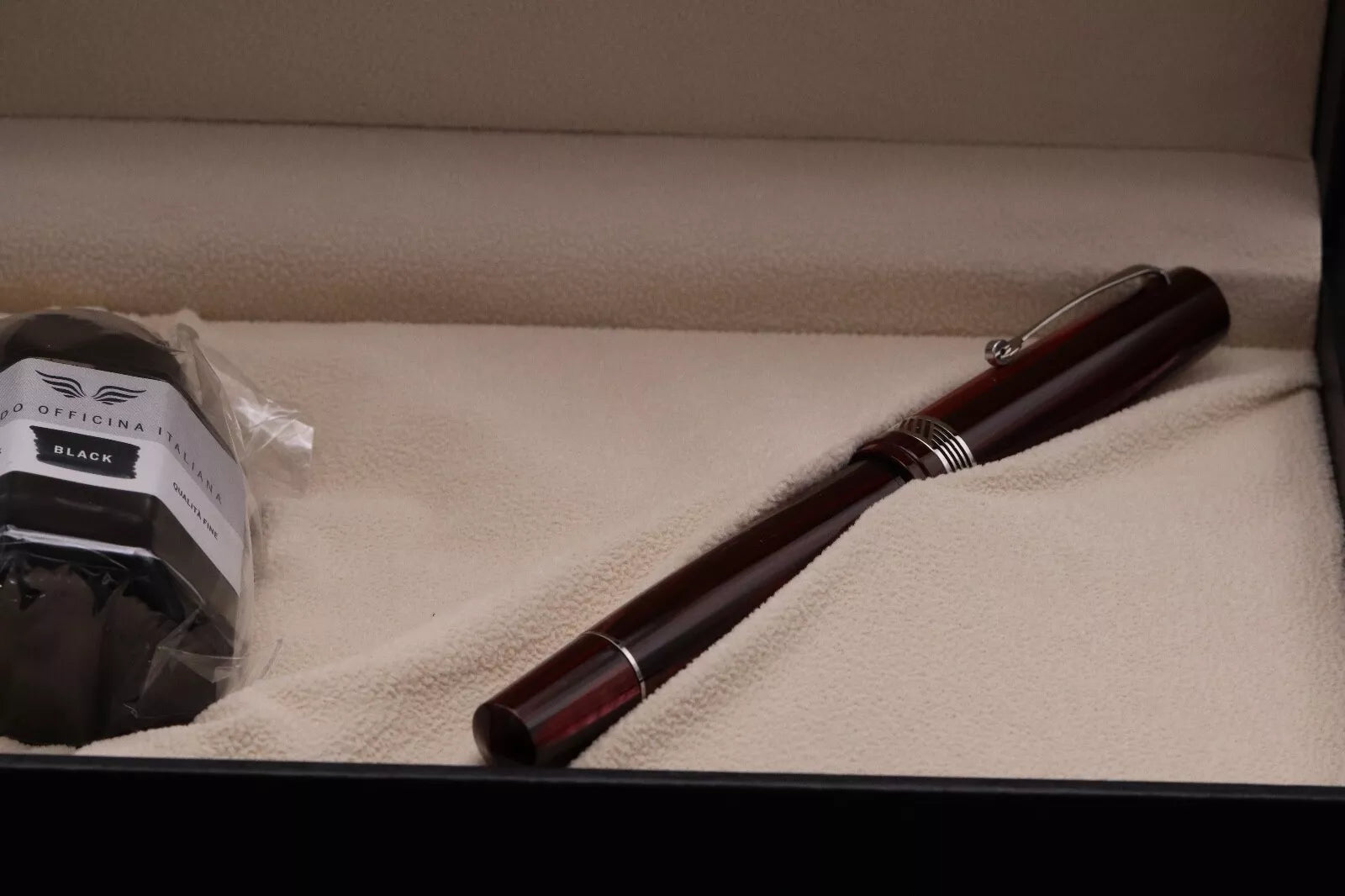 Leonardo Momento Magico Wild World Finestra Panjin LE10 Celluloid Fountain Pen image 7