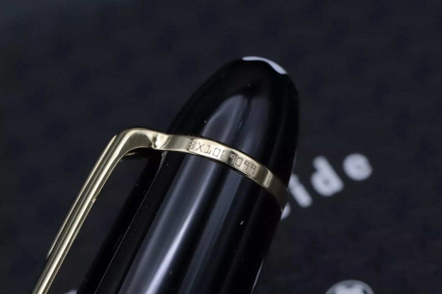 Montblanc Meisterstuck 147 Traveller Gold Coated Fountain Pen with Pouch image 5