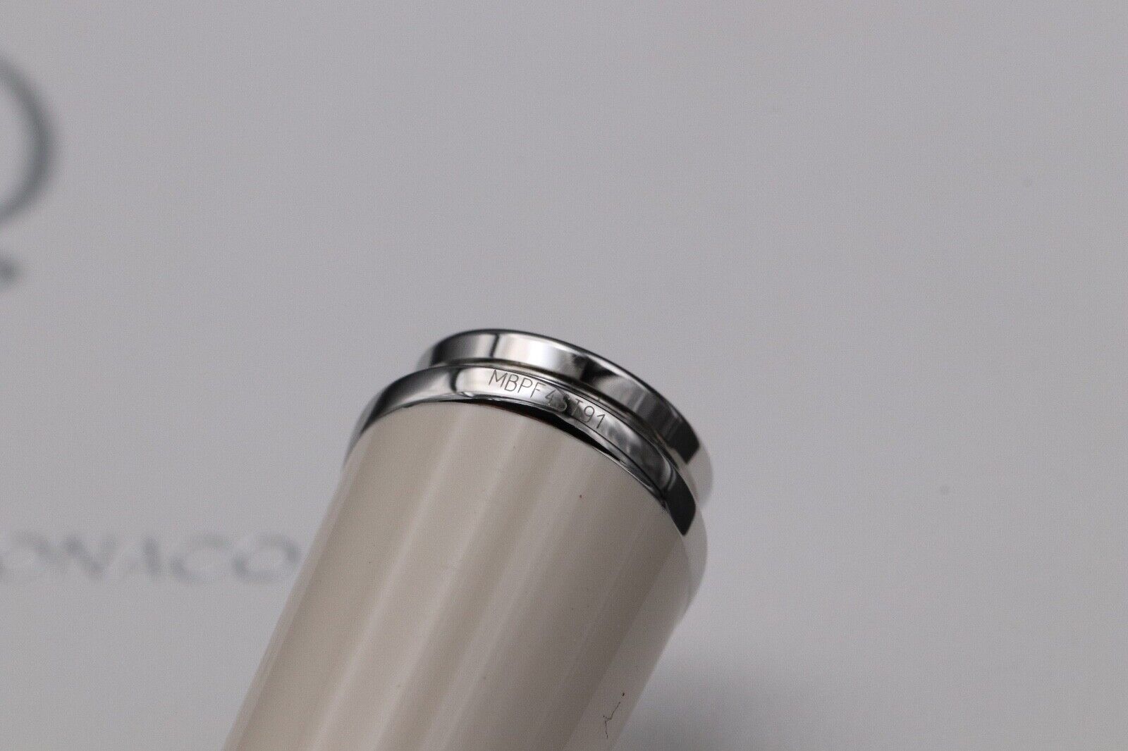 Montblanc Princesse Grace de Monaco Ivory-Resin Fountain Pen – IZODS