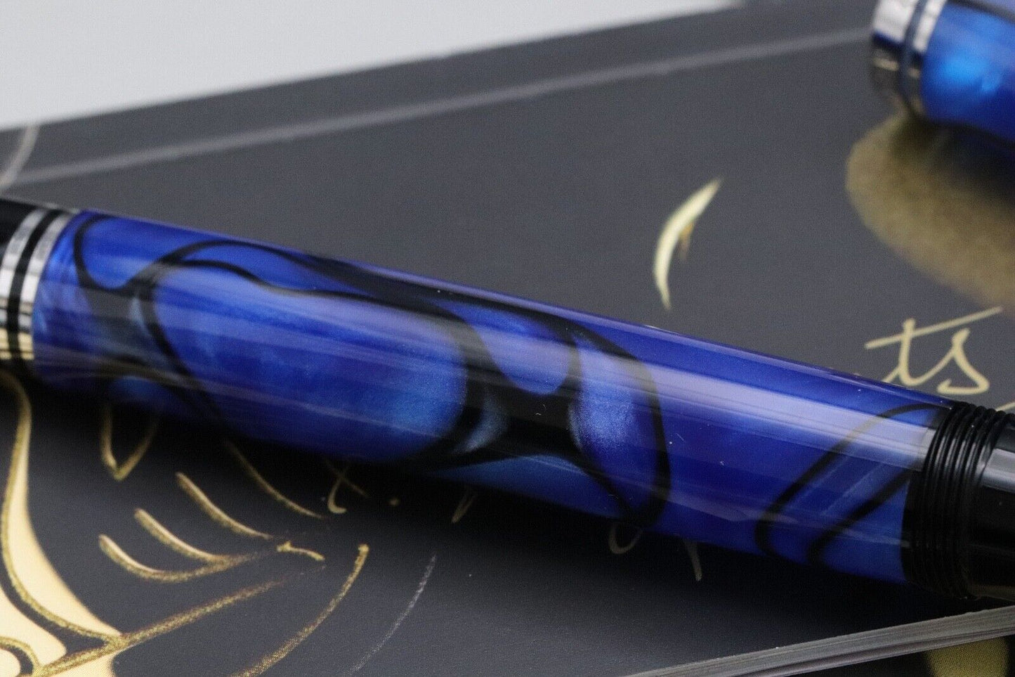 Pelikan M805 Blue Dunes Special Edition Fountain Pen - UNUSED image 3