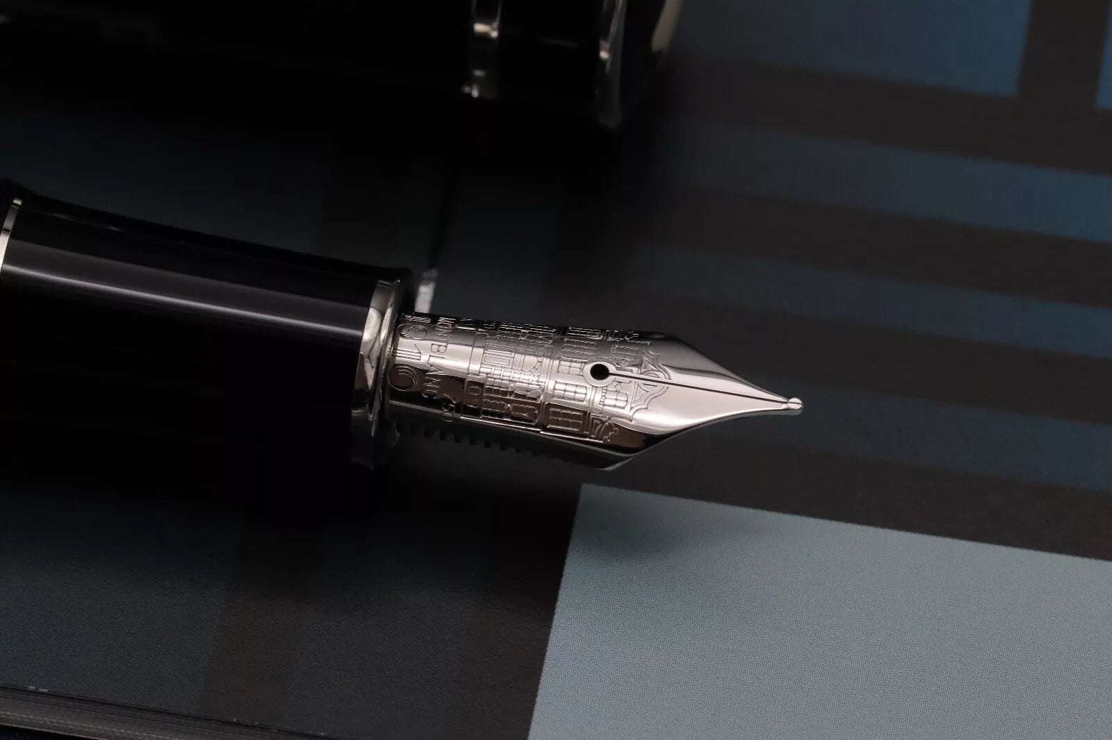 Montblanc Writers Edition Thomas Mann Fountain Pen - Fine Nib image 7