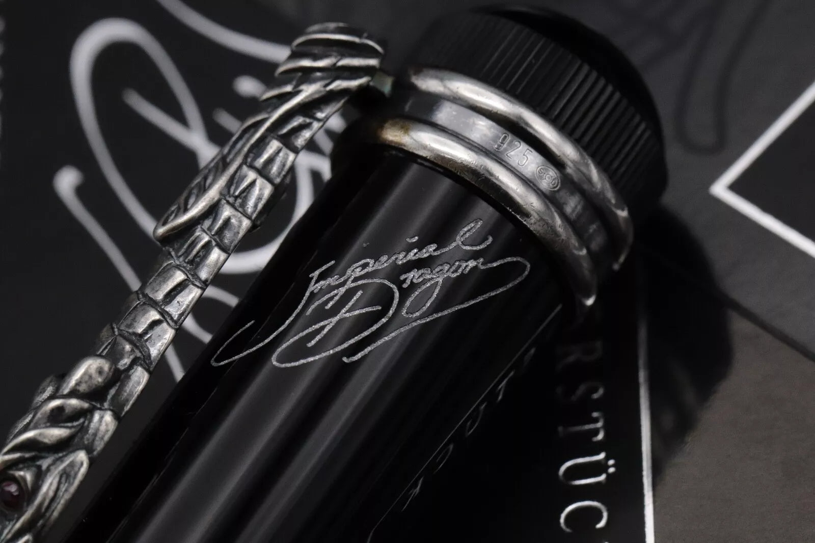 Montblanc Writers Edition Imperial Dragon Fountain Pen - NEVER INKED - Broad Nib image 5