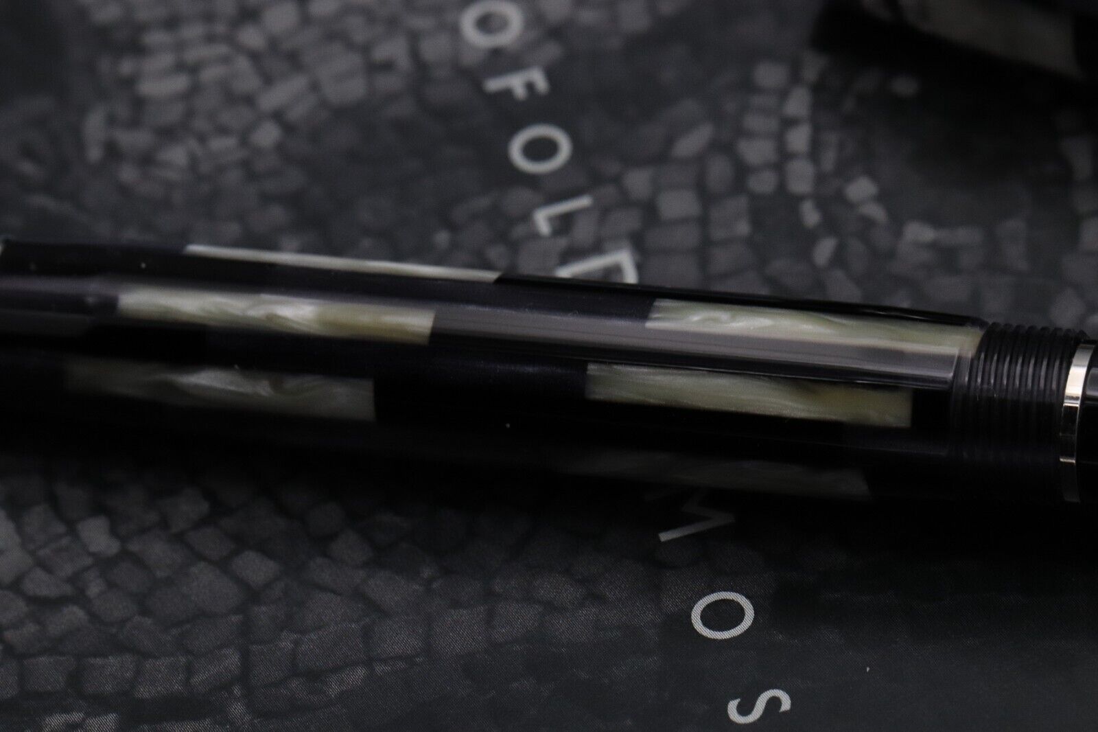 Parker Duofold International Black Mosaic Fountain Pen - DIPPED image 3