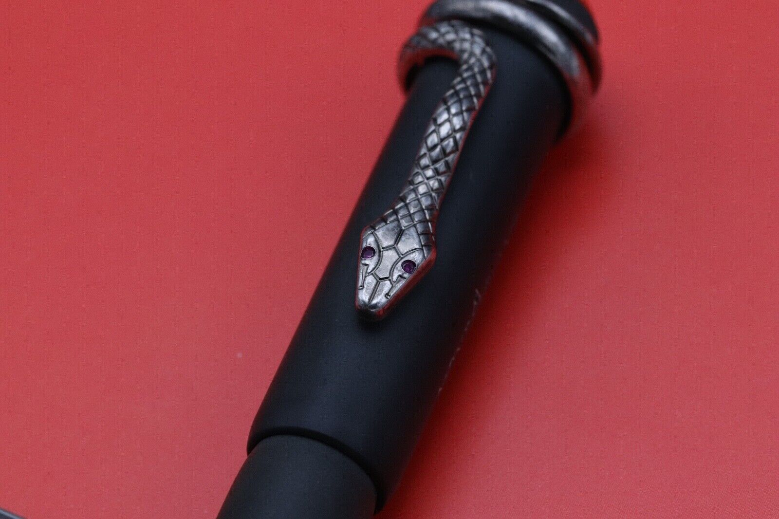 Montblanc Heritage Rouge et Noir Ebonite LE1906 Fountain Pen - UNUSED image 3