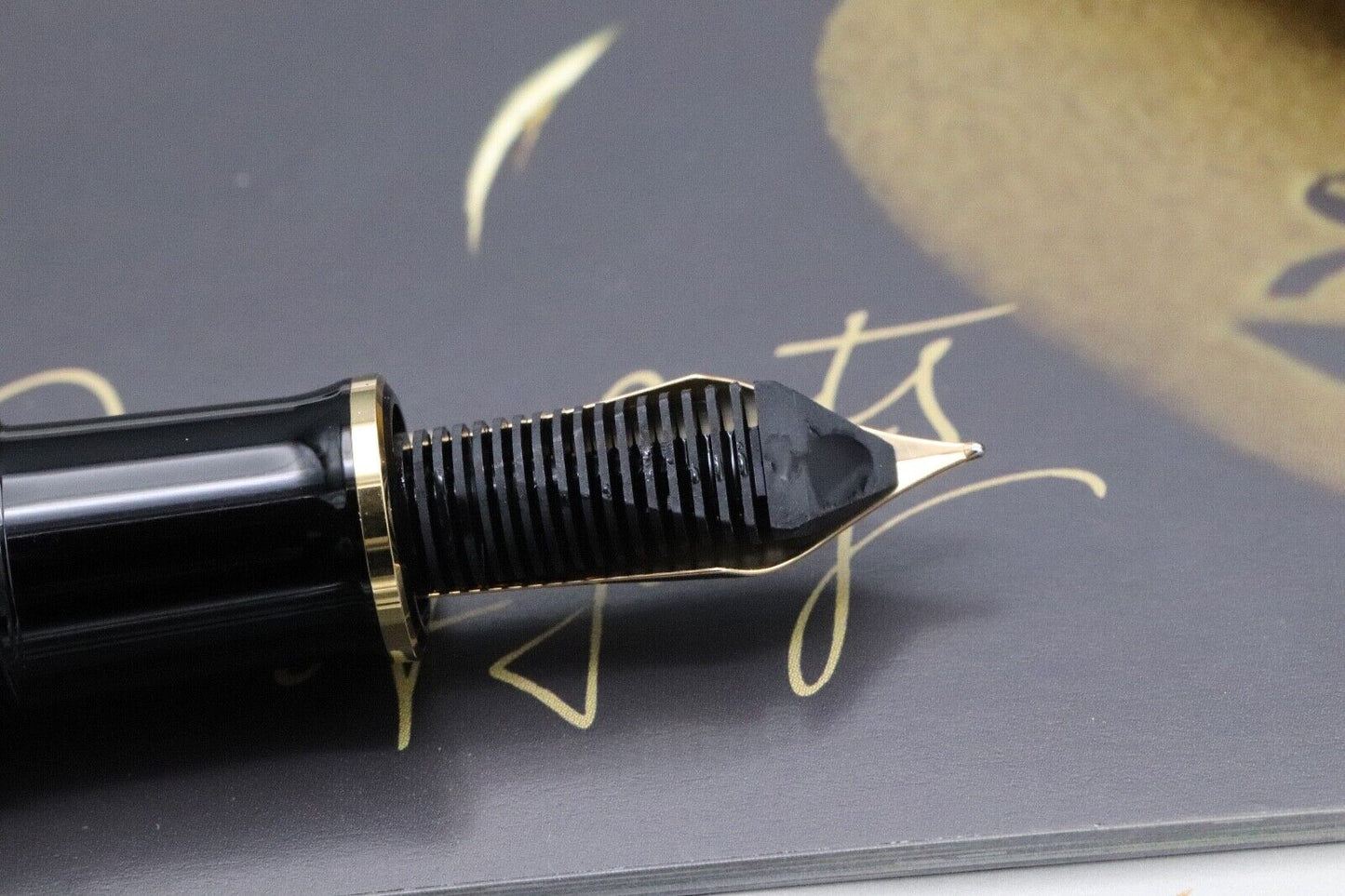 Pelikan Souveran M800 Grand Place Special Edition Fountain Pen - UNUSED - EF image 4