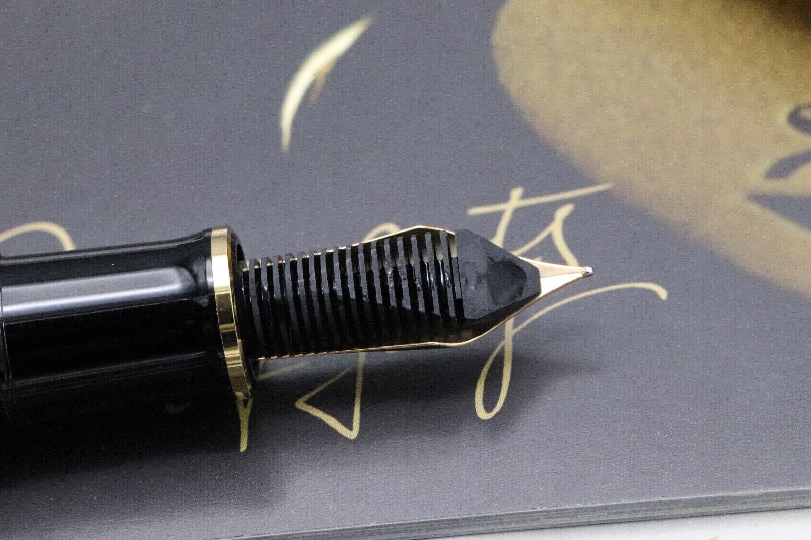 Pelikan Souveran M800 Grand Place Special Edition Fountain Pen - UNUSED - EF image 4