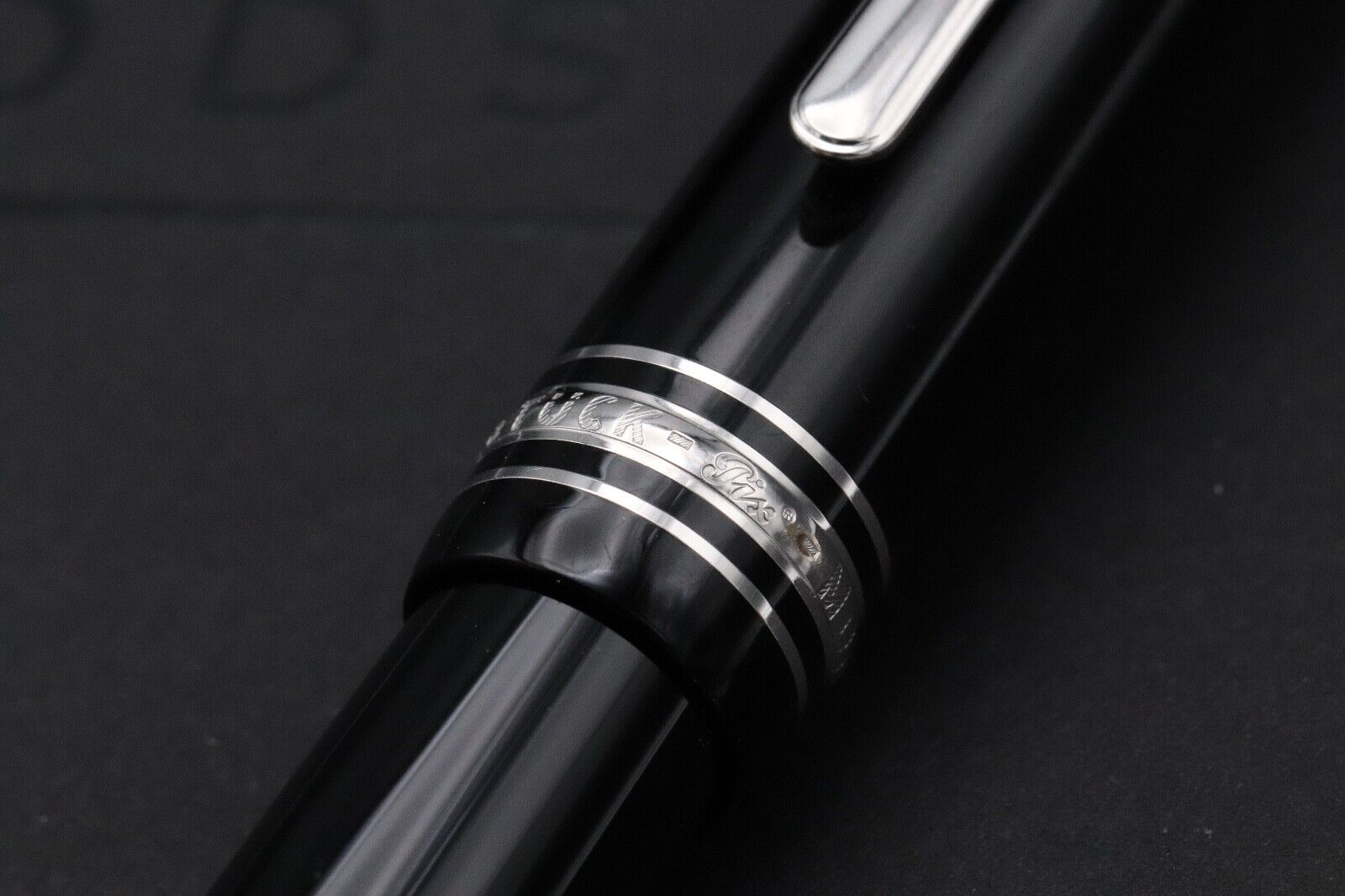 Montblanc Meisterstuck 146 LeGrand Platinum-Coated Fountain Pen - Fine Nib image 4