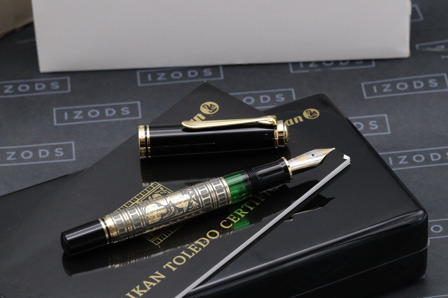 Pelikan Souveran M900 Toledo Fountain Pen - UNUSED - Fine Nib image 1