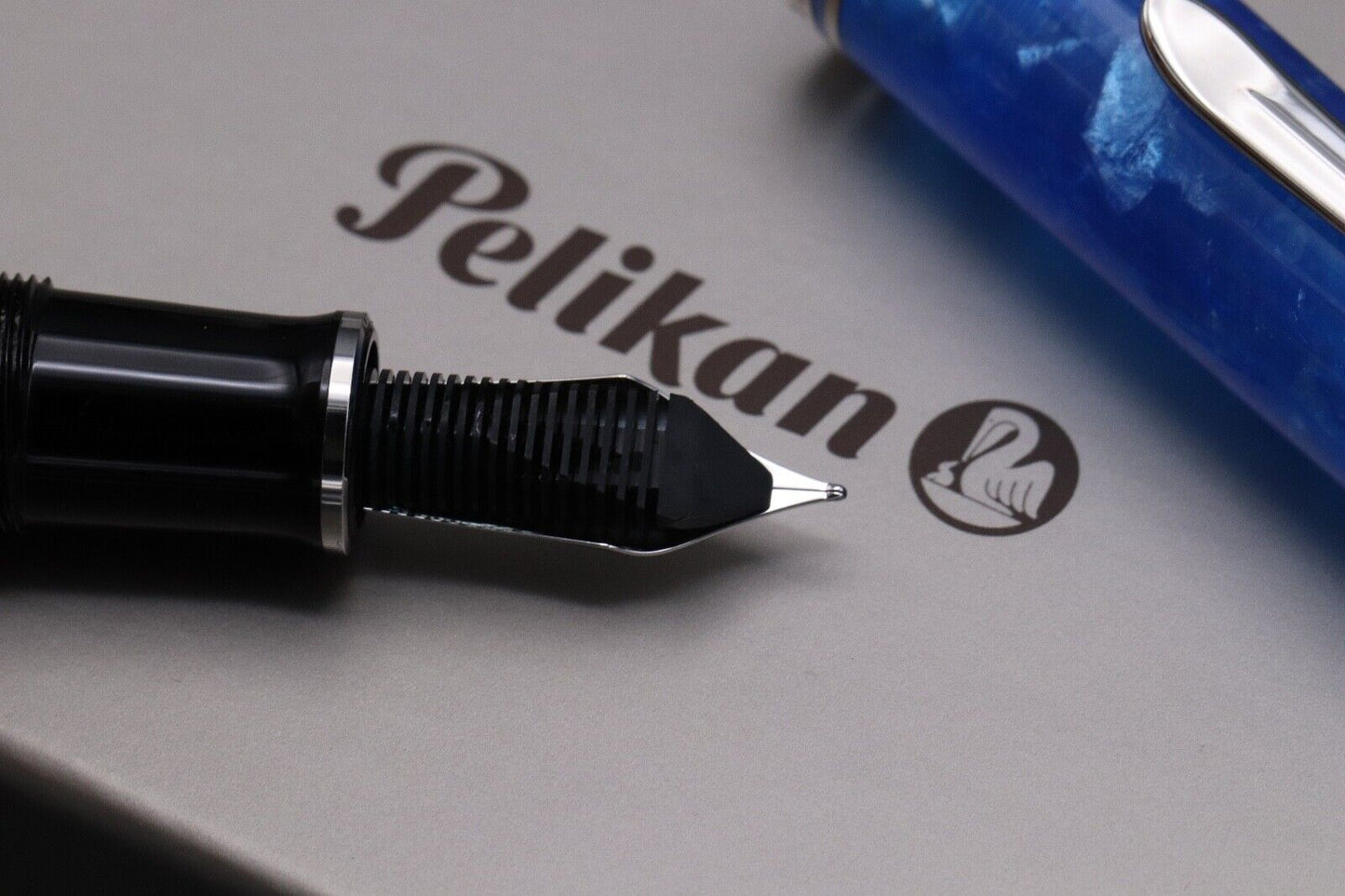 Pelikan Souveran M805 Vibrant Blue Special Edition Fountain Pen image 4