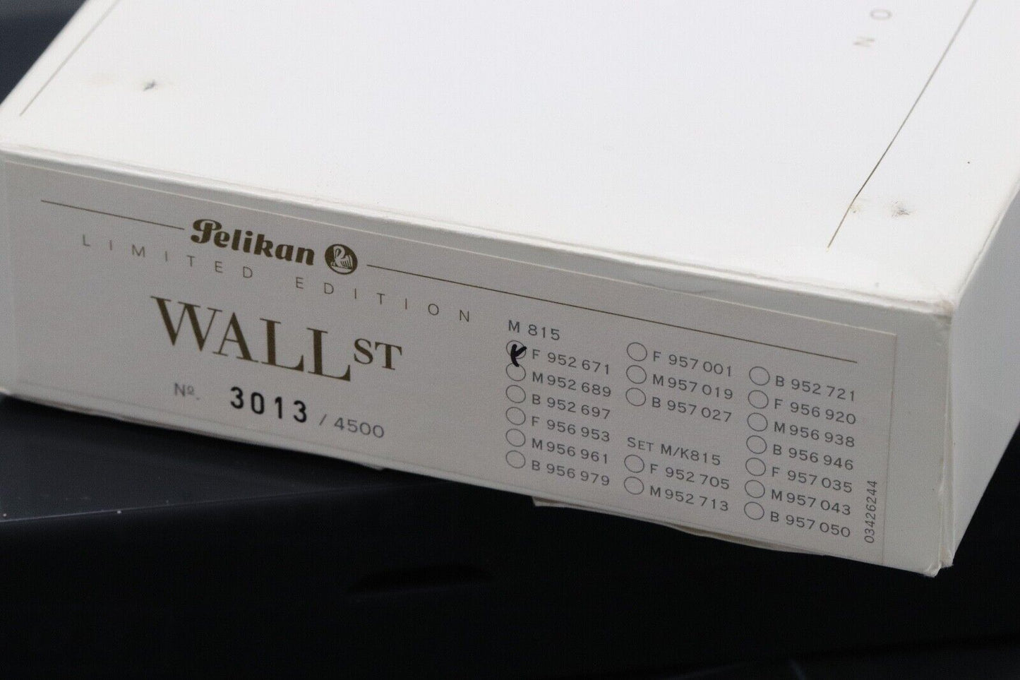 Pelikan Souveran M800 Wall Street LE Fountain Pen - UNUSED - BB PF Marking Nib image 9