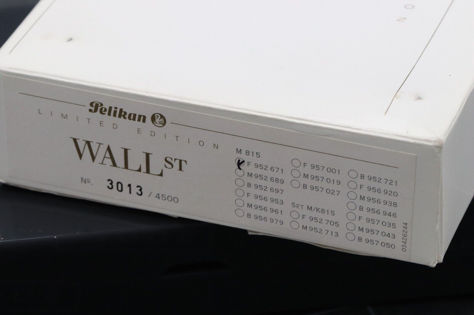 Pelikan Souveran M800 Wall Street LE Fountain Pen - UNUSED - BB PF Marking Nib image 9