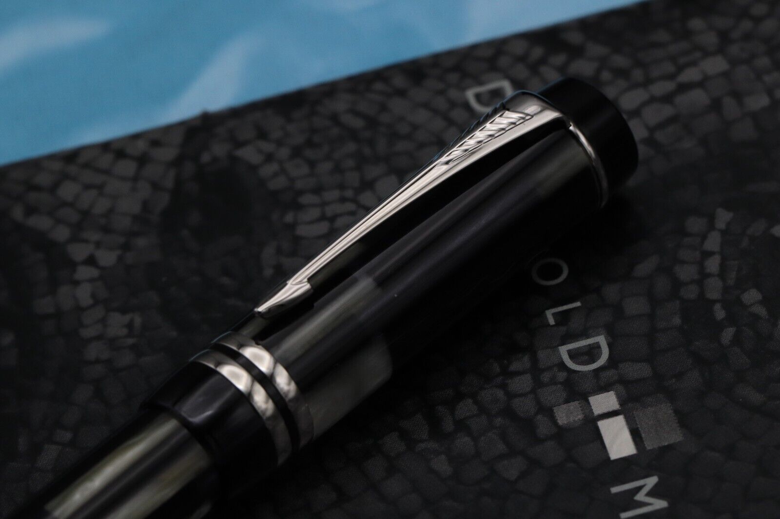 Parker Duofold International Black Mosaic Fountain Pen - DIPPED image 6