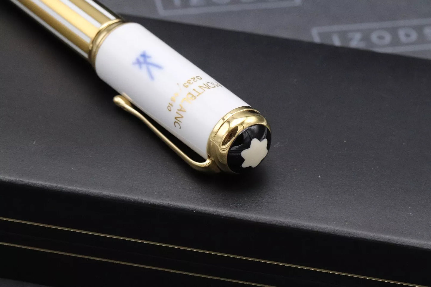 Montblanc Patron of Art 4810 Marquis de Pompadour Fountain Pen - NEVER INKED image 6