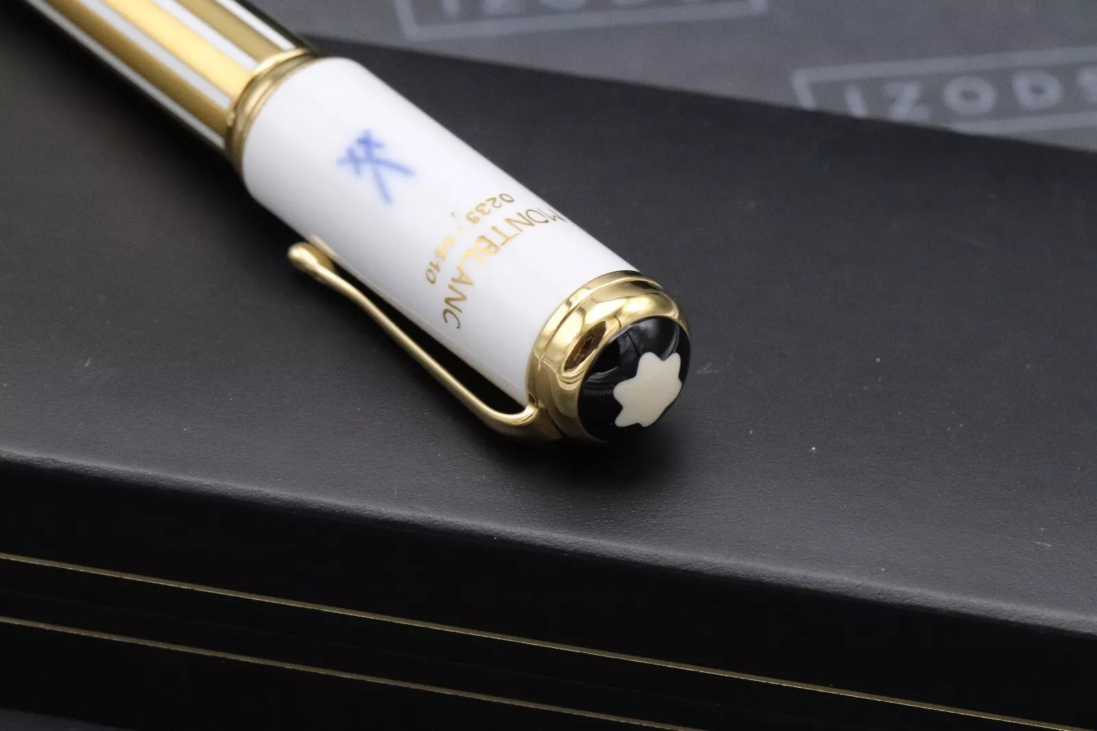 Montblanc Patron of Art 4810 Marquis de Pompadour Fountain Pen - NEVER INKED image 6