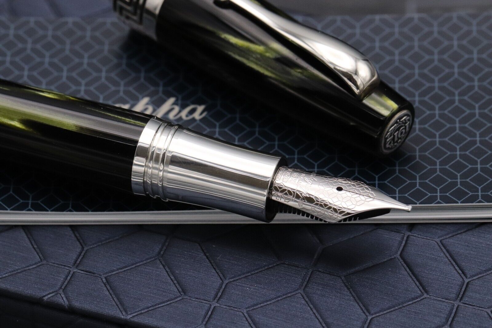 Montegrappa Extra 1930 Bamboo Celluloid Fountain Pen - Stub Nib image 2