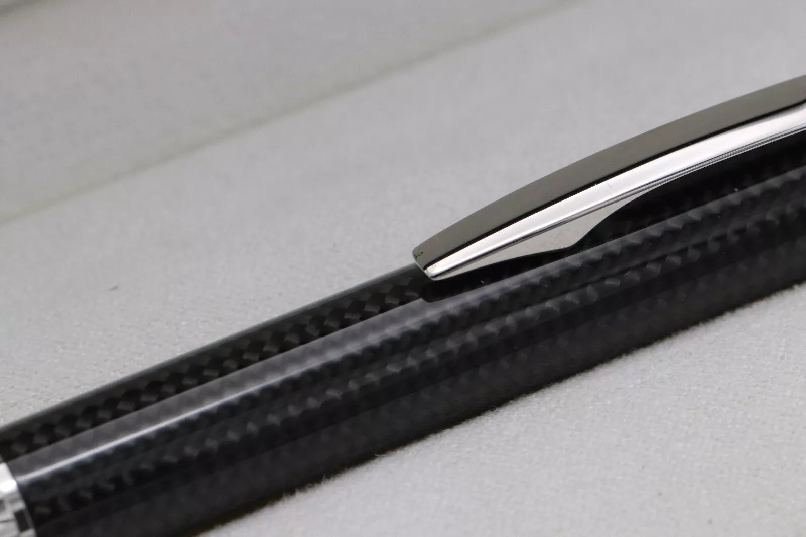 Montblanc Starwalker Carbon Ballpoint Pen image 5