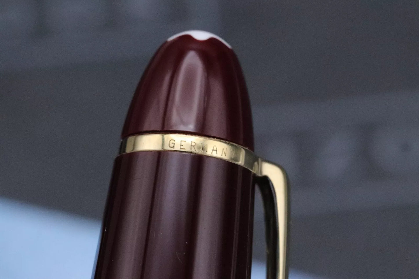 Montblanc Meisterstuck 147 Traveller Bordeaux Fountain Pen image 6